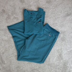 Figs blue green Scrub Ensemble